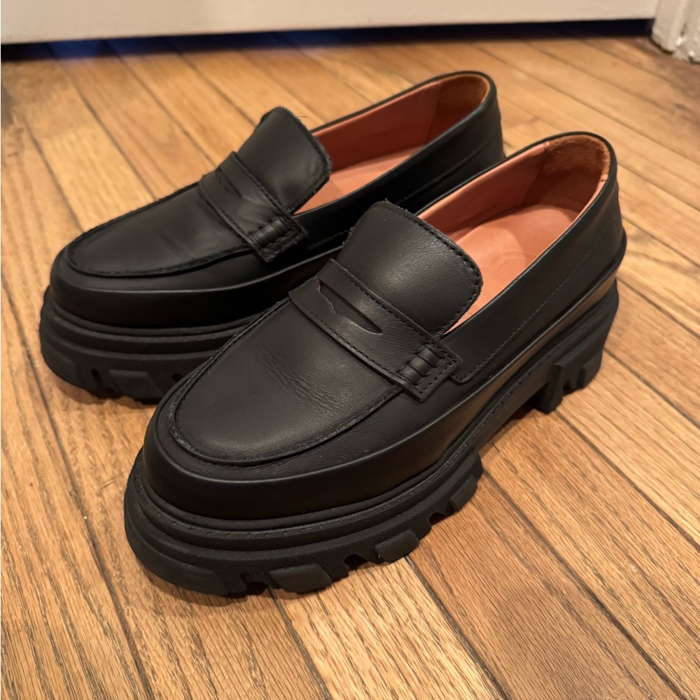 Ganni Black Leather Women's Loafers lug sole
